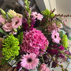 Florist Choice Bouquet LILY FREE